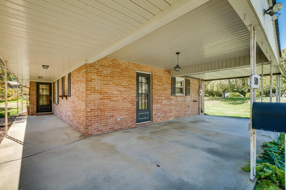 Photo #6: 500 Hillrise Drive