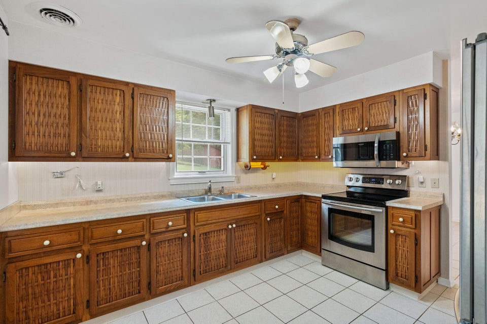 Photo #6: 20591 Azen Road