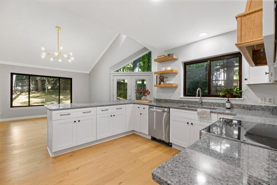 Photo #4: 102 Silkwood Court