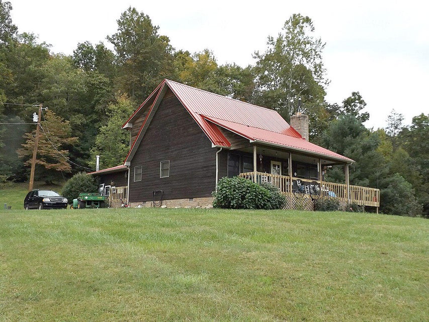 Photo #2: 176 Livingston Hollow Road