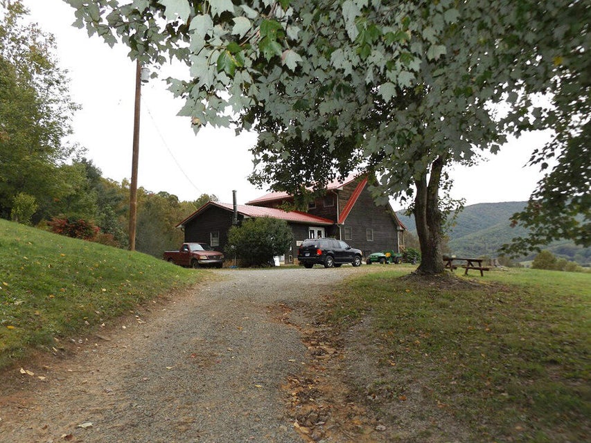 Photo #37: 176 Livingston Hollow Road