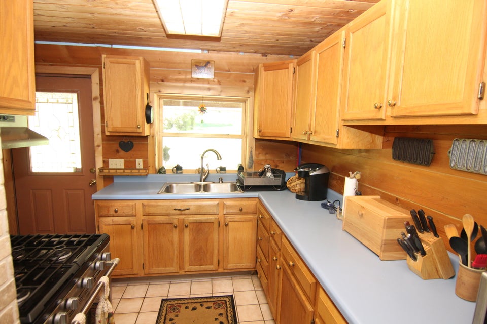 Photo #5: 556 Williams Lane
