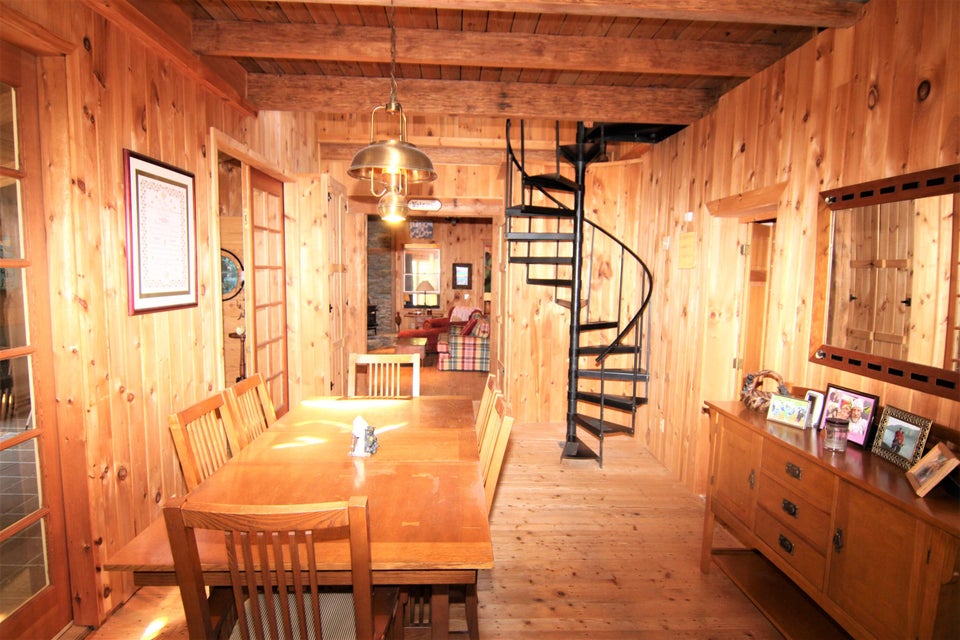 Photo #7: 556 Williams Lane