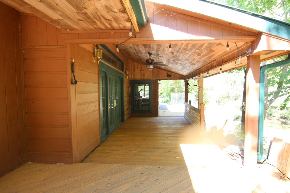 Photo #33: 556 Williams Lane
