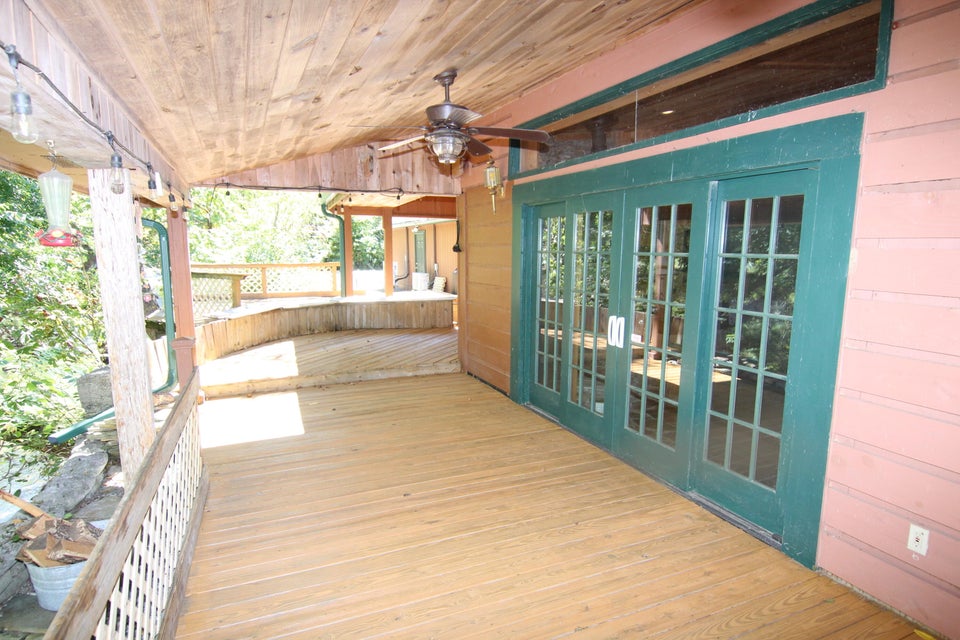Photo #34: 556 Williams Lane