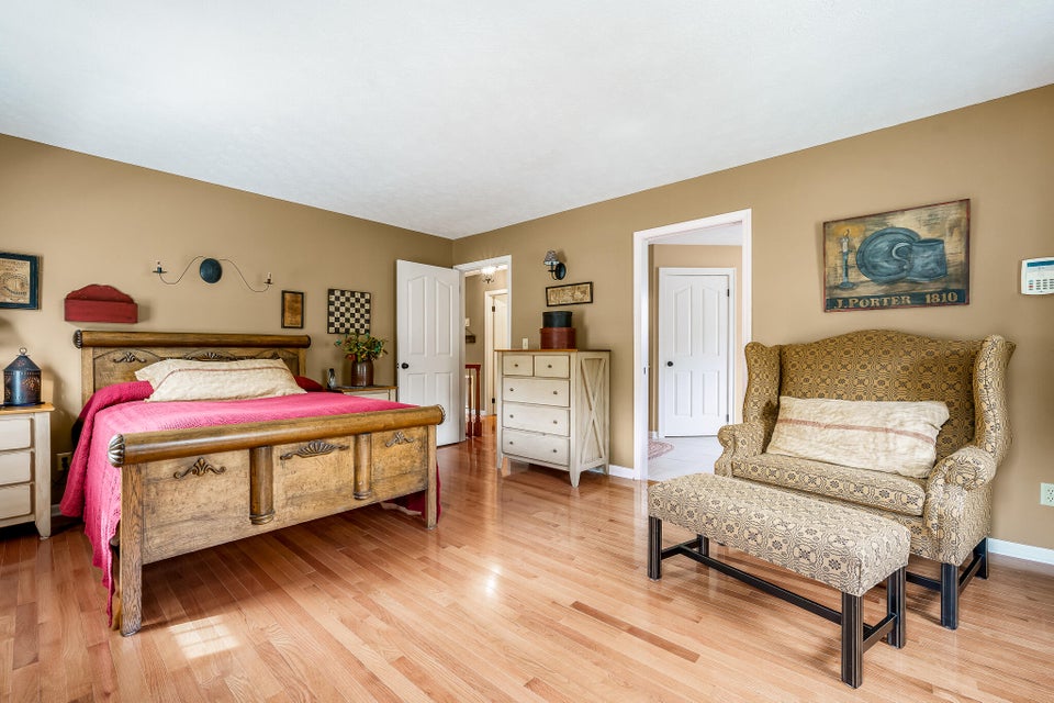 Photo #35: 20 Pendleton Place