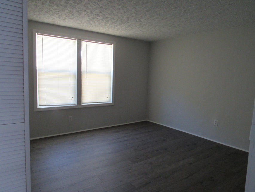 Photo #32: 824 Buckner Avenue