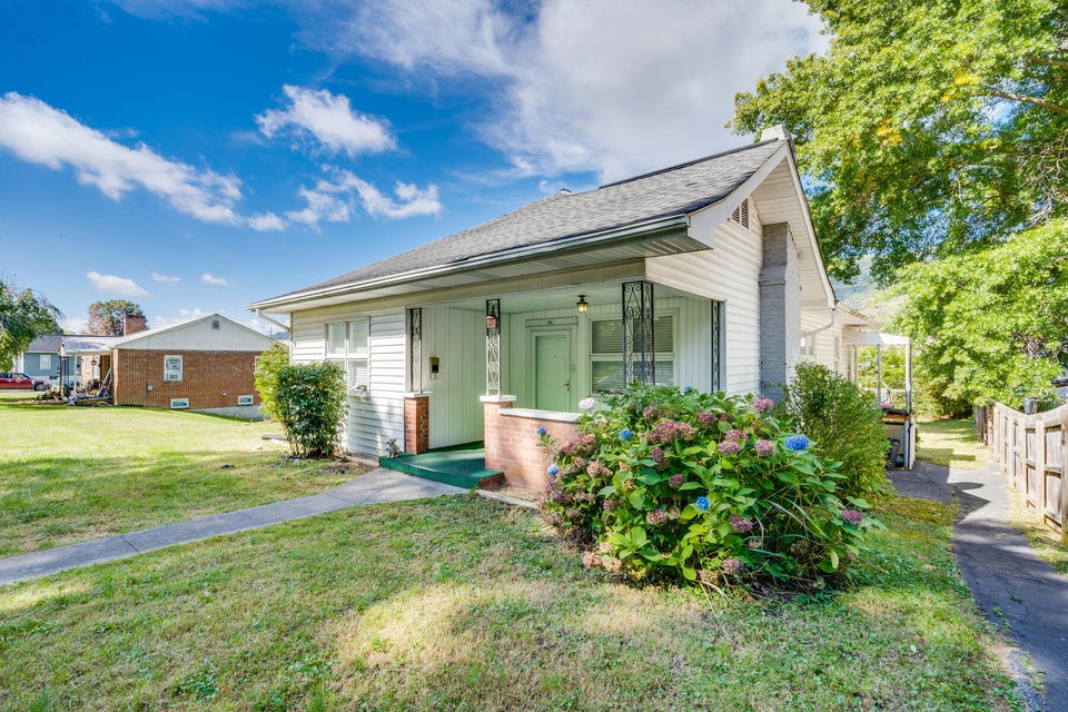 Photo #3: 741 Maple Avenue