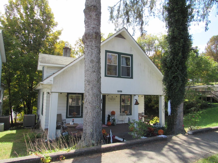 Photo #3: 1203 Virginia Avenue