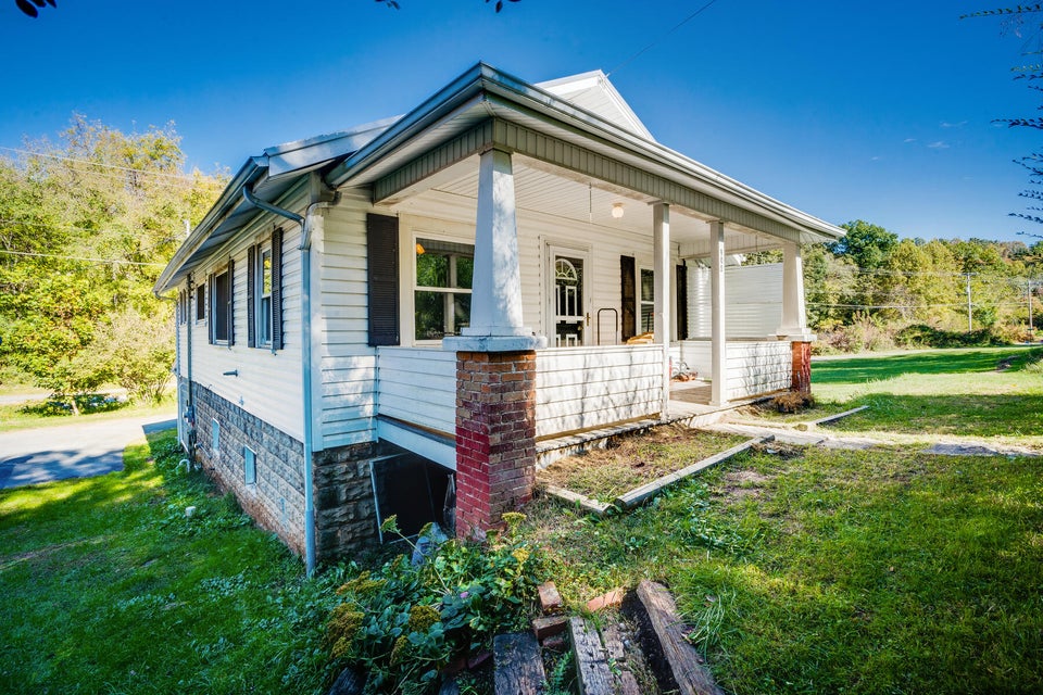 Photo #2: 905 Gap Creek Rd Road