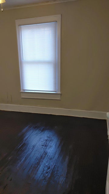 Photo #5: 515 Lynn Avenue