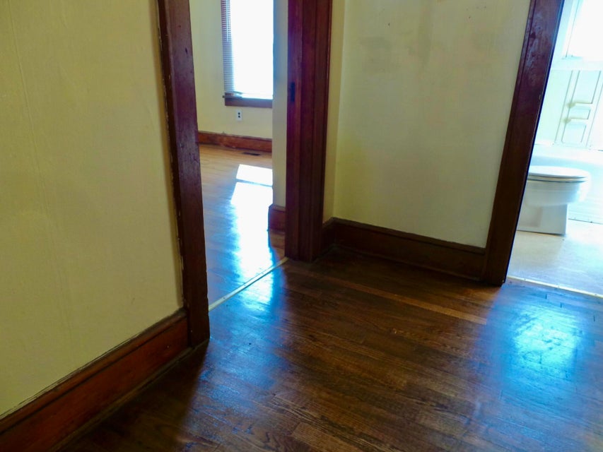 Photo #31: 1504 Miller Street