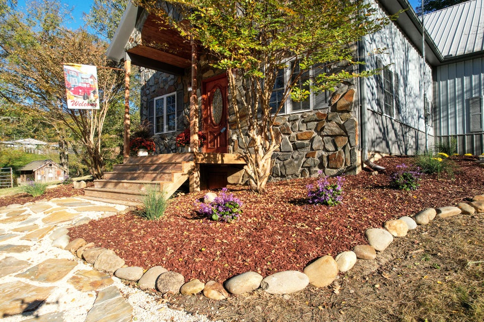 Photo #13: 1370 Iron Bridge Road