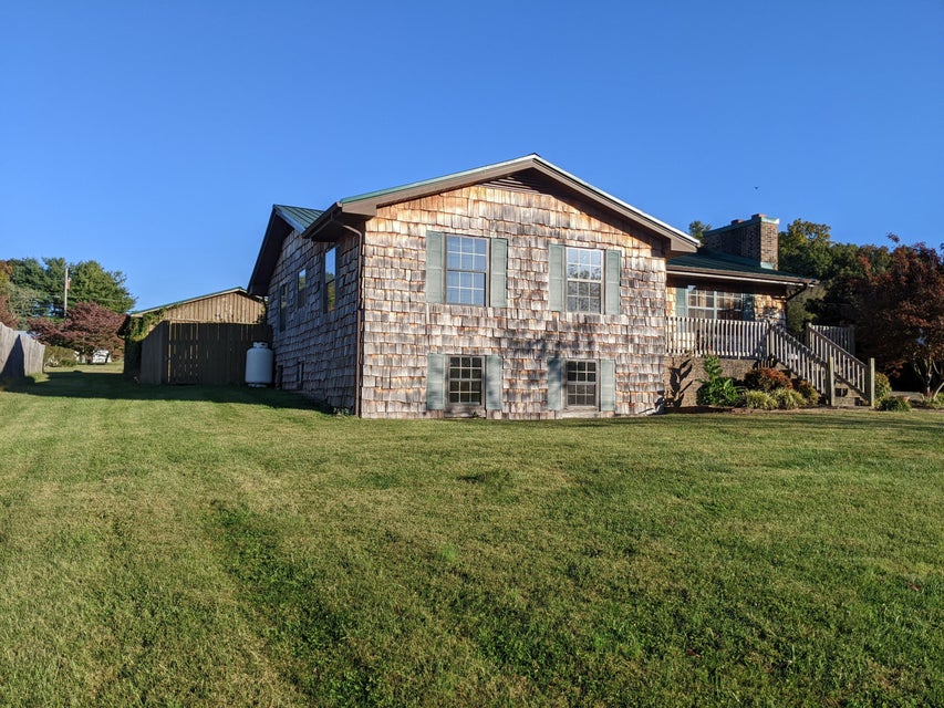 Photo #3: 936 Meadowbrook Road