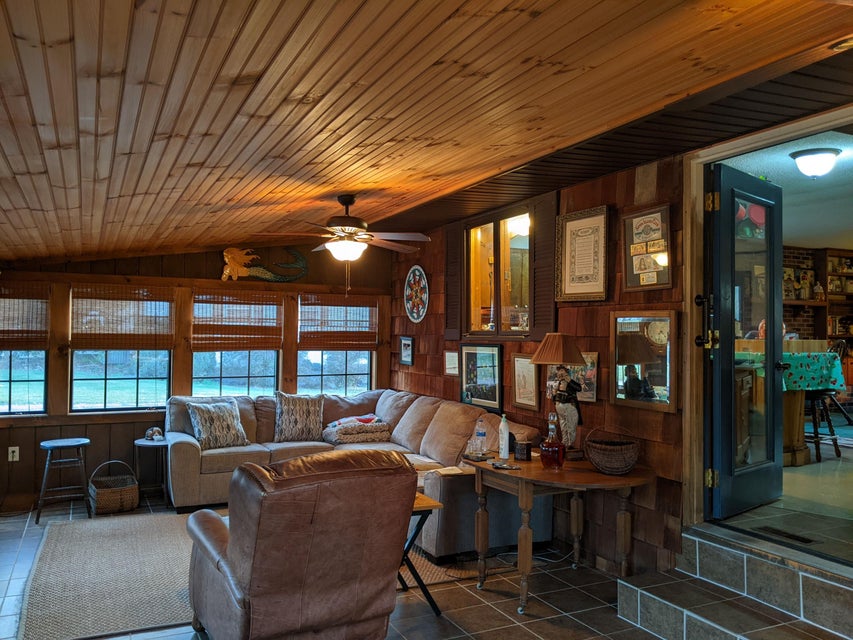 Photo #28: 936 Meadowbrook Road