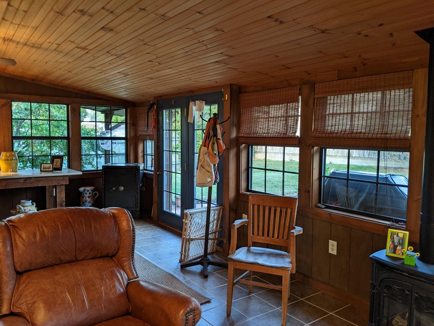 Photo #31: 936 Meadowbrook Road