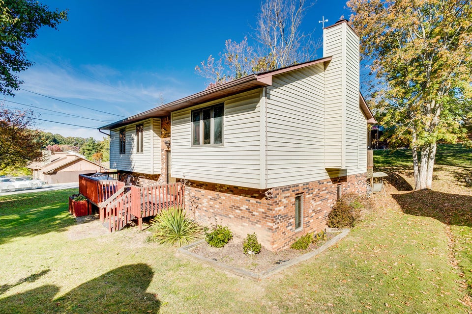 Photo #2: 1101 Chippendale Road
