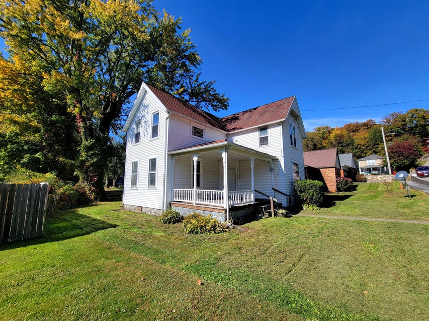 Photo #9: 556 Oak Street