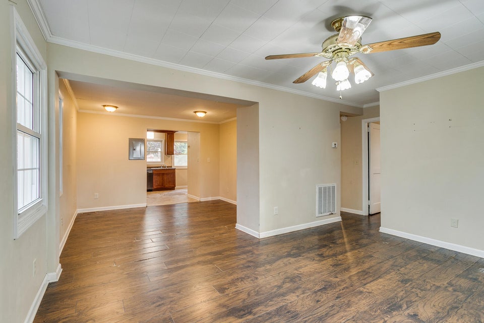 Photo #8: 1644 Redwood Drive