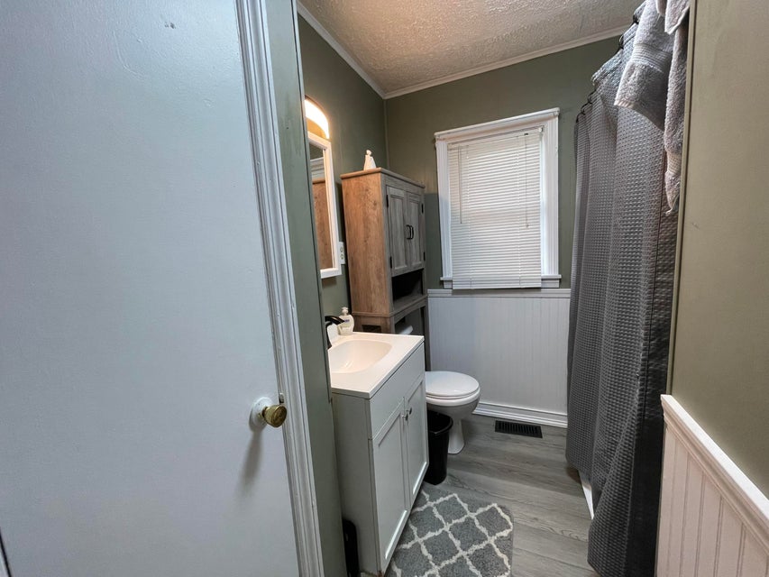 Photo #10: 601 Douglas Drive