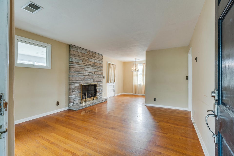 Photo #5: 149 Holston Ct Lane