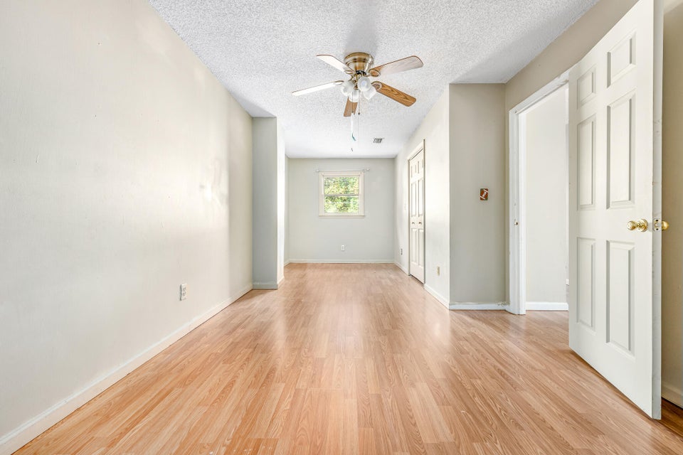 Photo #33: 205 Windridge Colony