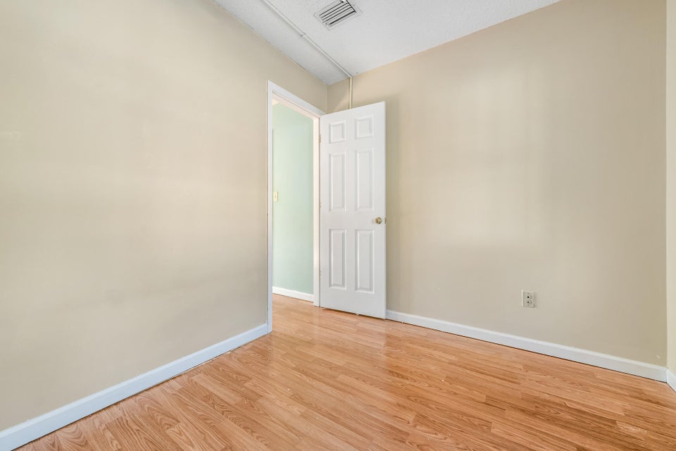 Photo #37: 205 Windridge Colony