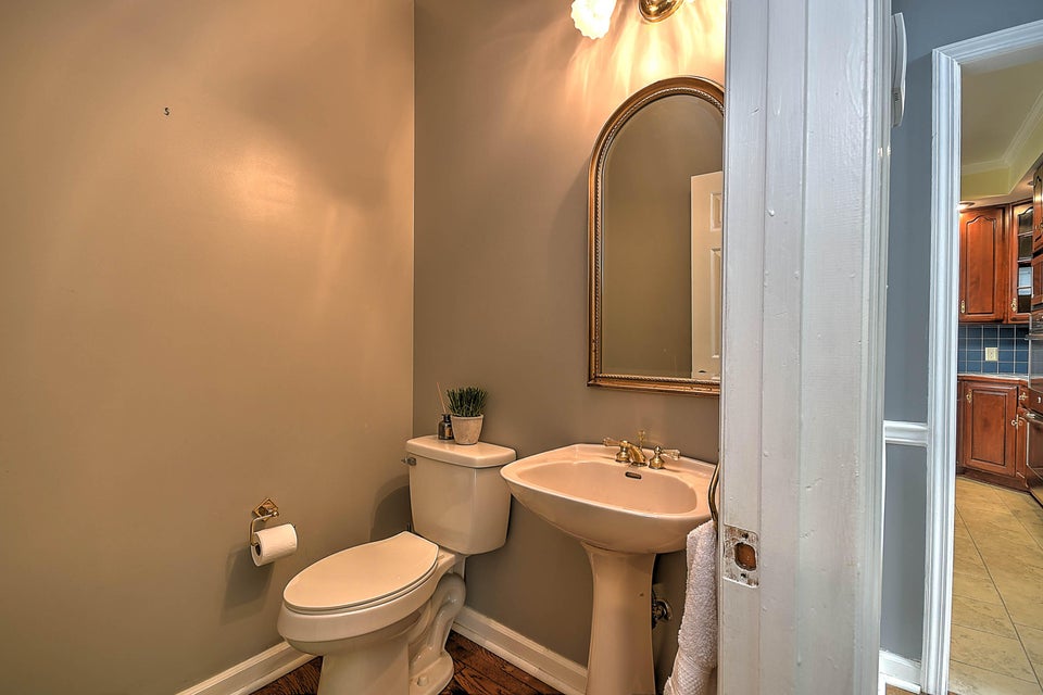 Photo #18: 2225 Lamont Street