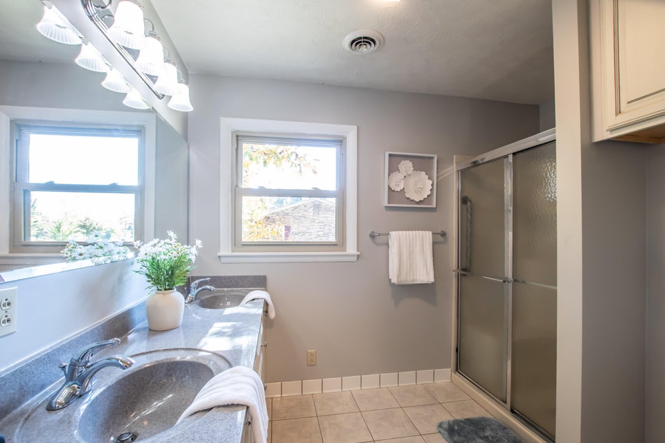 Photo #19: 714 Meadow Drive