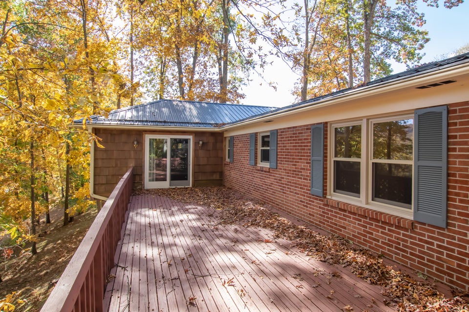 Photo #37: 714 Meadow Drive