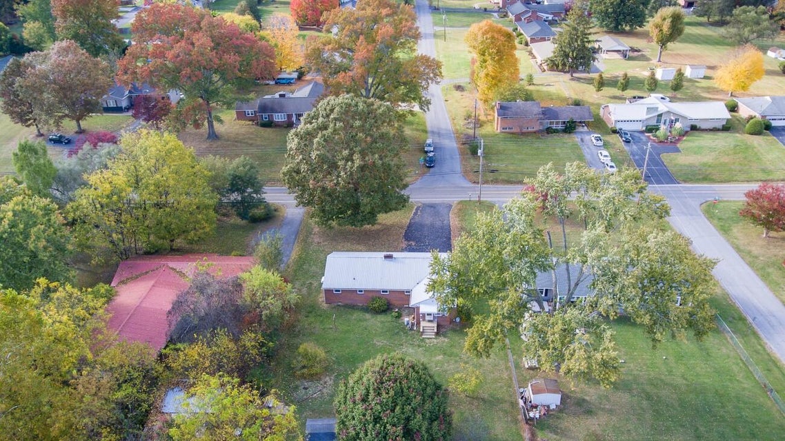 Photo #32: 409 Colonial Heights Road