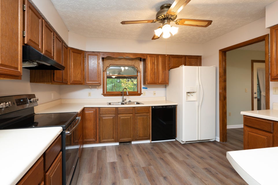 Photo #6: 112 Fisher Drive