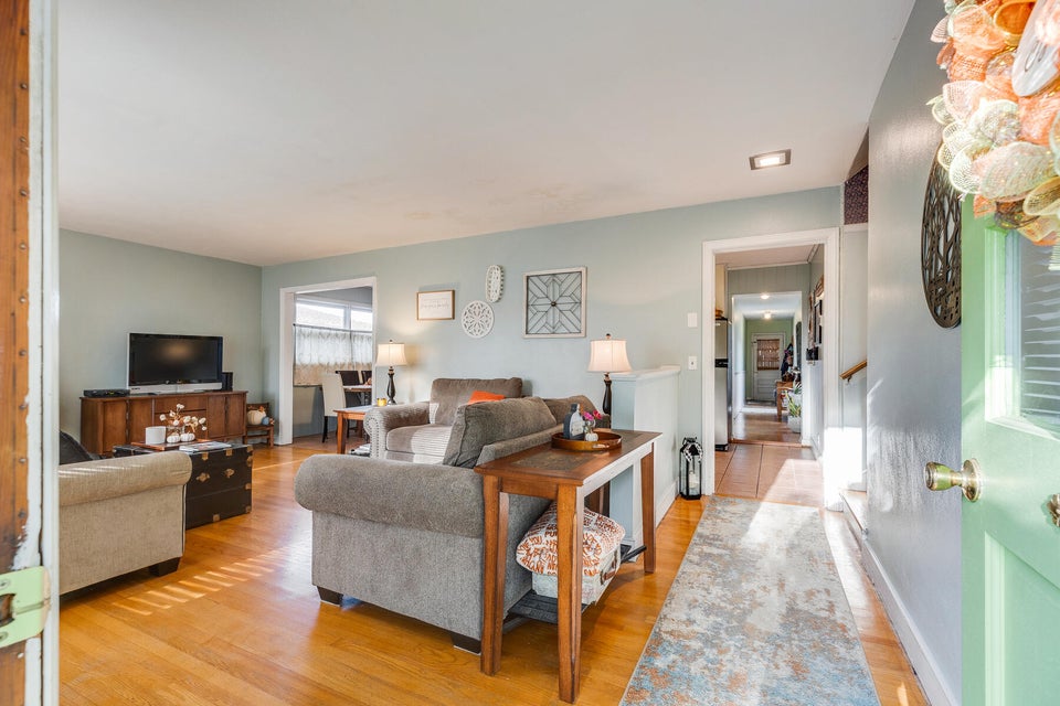 Photo #3: 2108 Montrose Ave Avenue