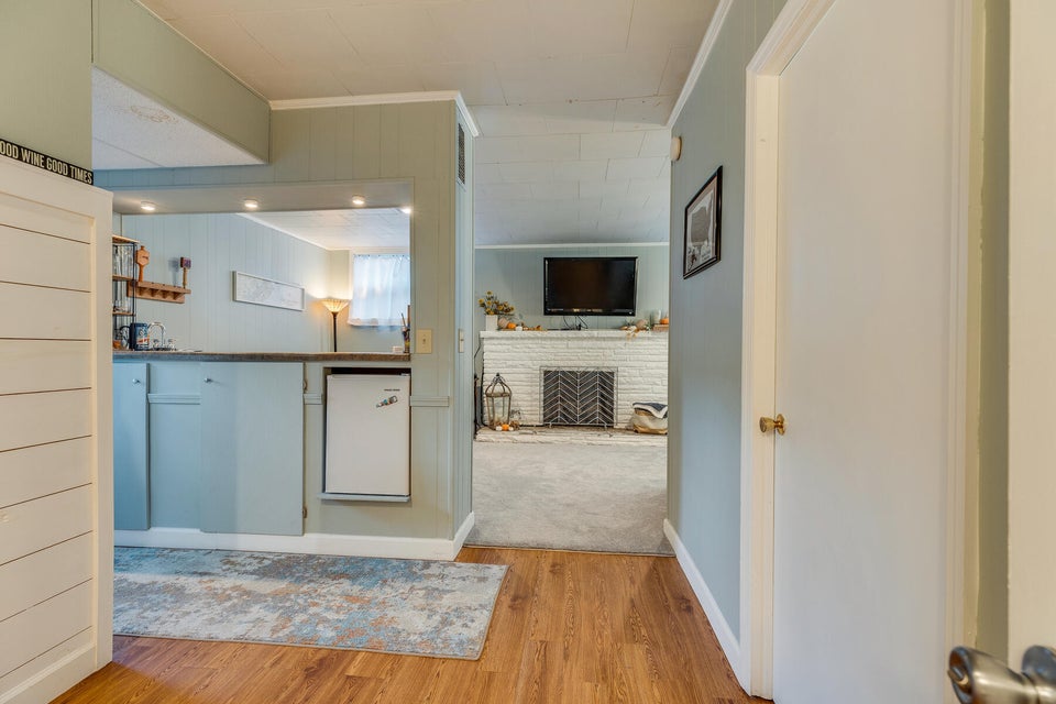 Photo #31: 2108 Montrose Ave Avenue
