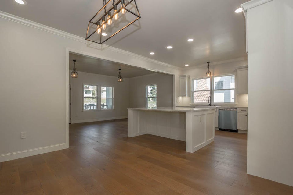 Photo #7: 210 Chilhowie Avenue