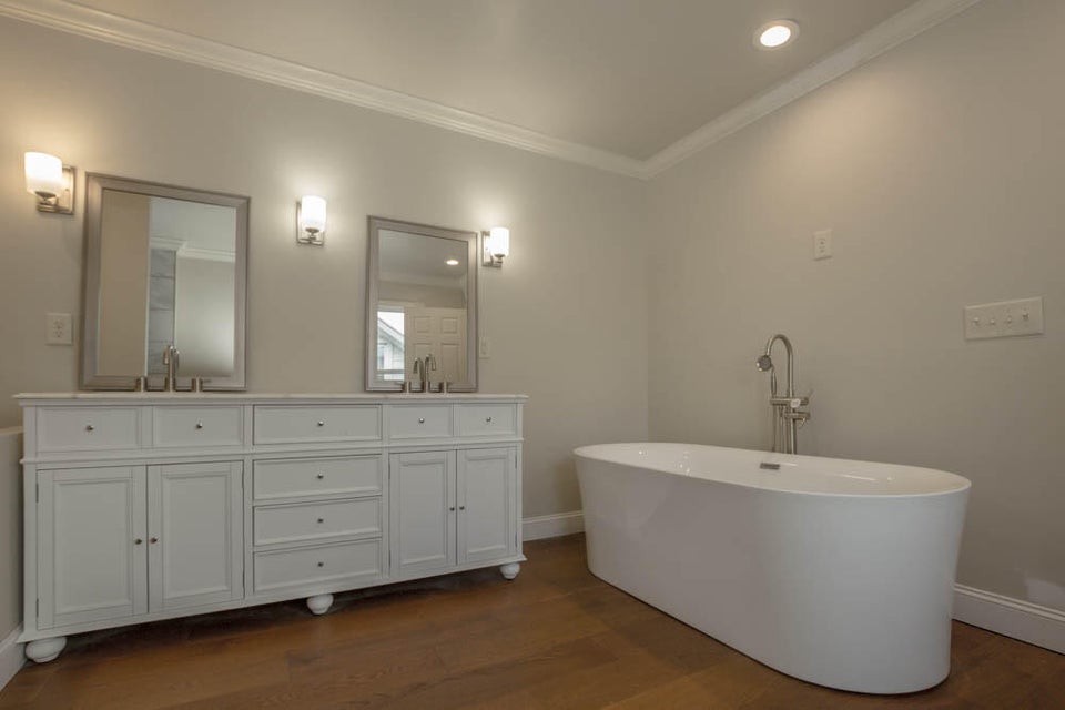 Photo #34: 210 Chilhowie Avenue