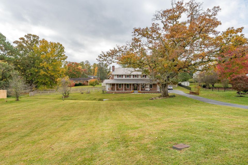 Photo #70: 1502 Willowbrook Drive