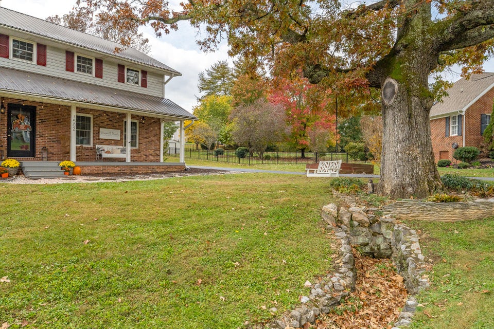 Photo #3: 1502 Willowbrook Drive