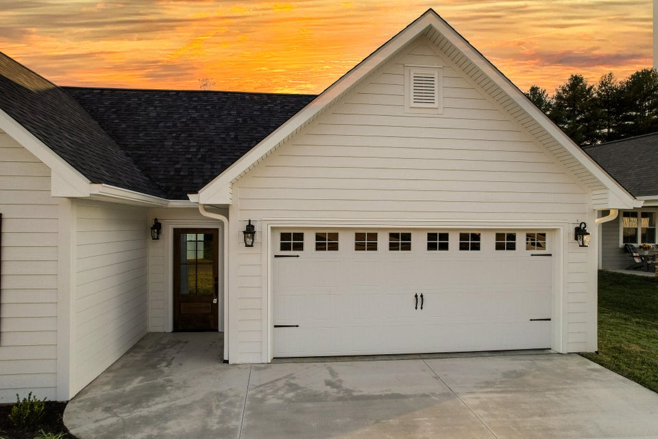 Photo #3: 517 Villa Lane