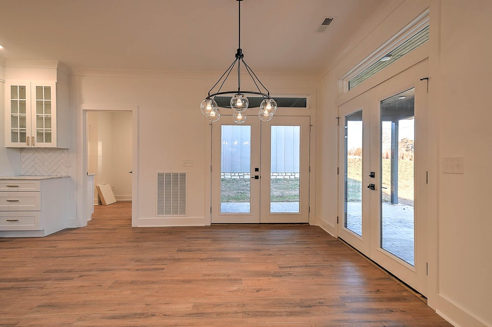 Photo #6: 818 Guaranda Drive