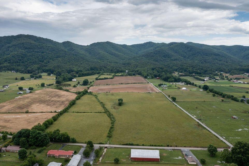 Photo #4: Lot 2 Thompson Lane