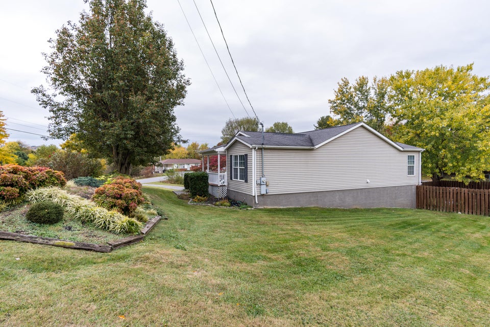Photo #9: 133 Boone Avenue