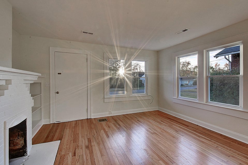 Photo #13: 615 Lynn Avenue