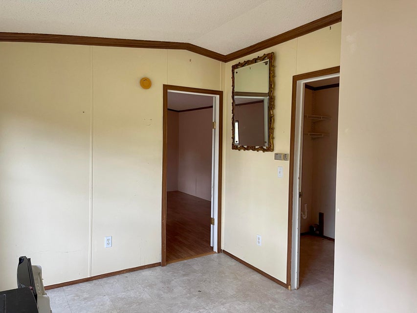 Photo #9: 143 Twin Oaks Drive