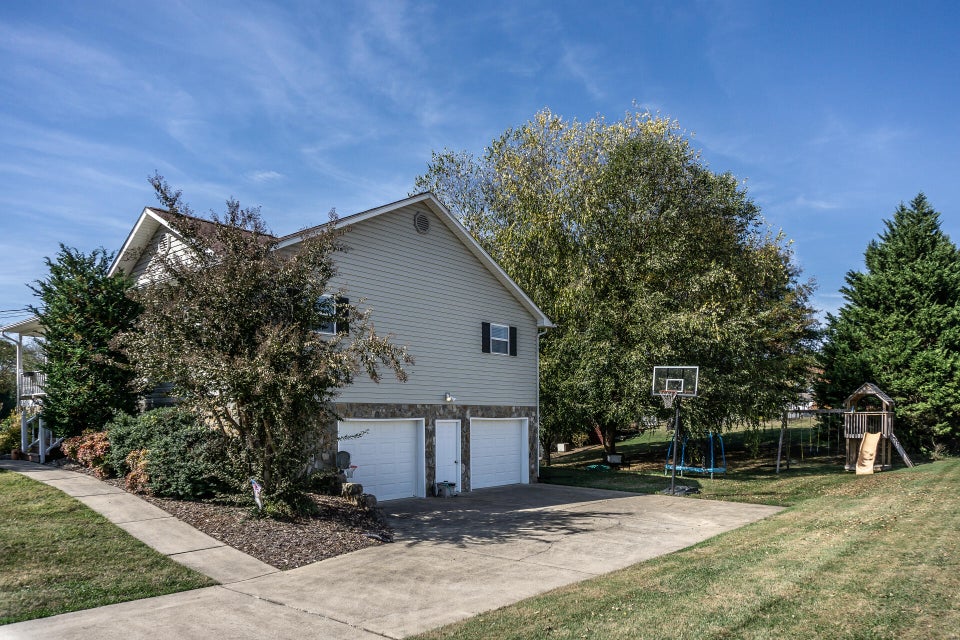 Photo #50: 265 Wayland Drive