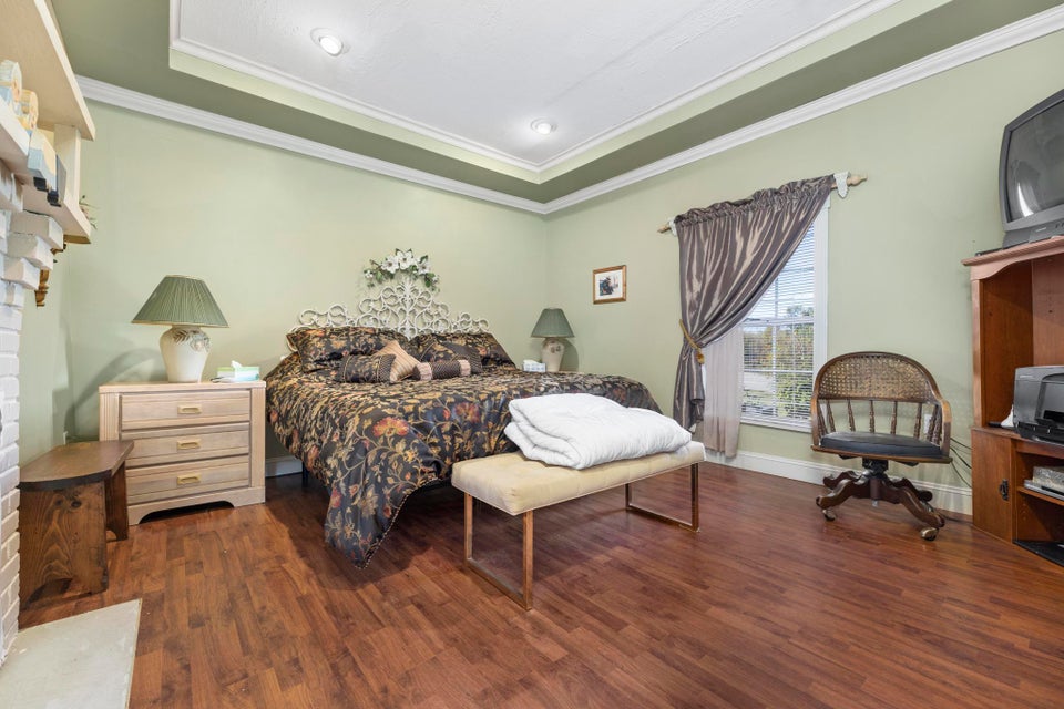 Photo #24: 2155 Saint James Road