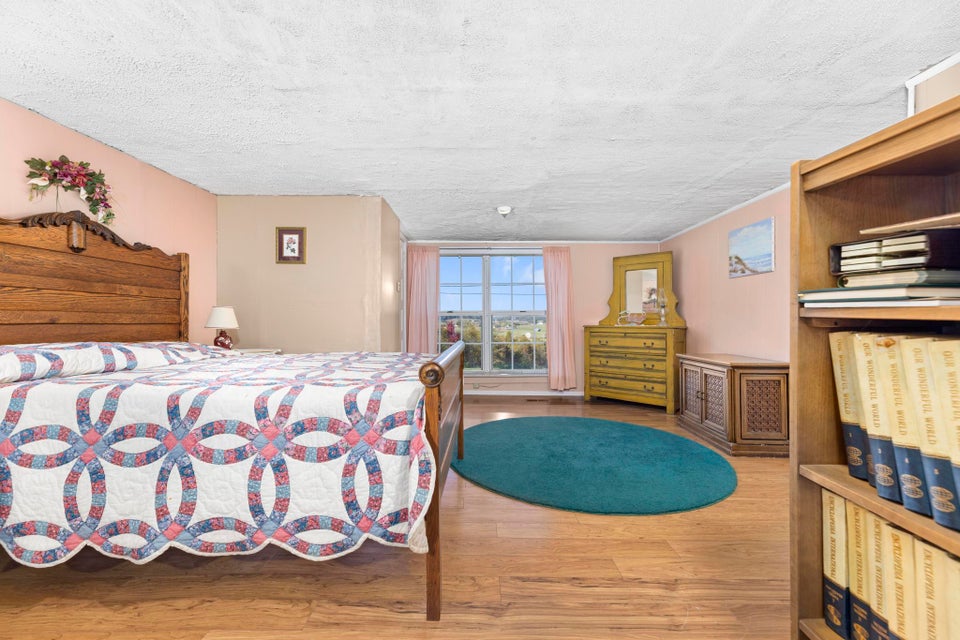 Photo #48: 2155 Saint James Road