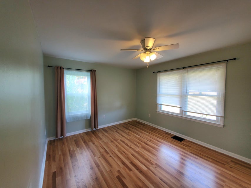 Photo #15: 804 Mosby Street