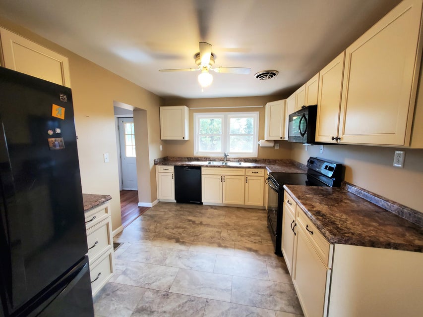 Photo #11: 804 Mosby Street