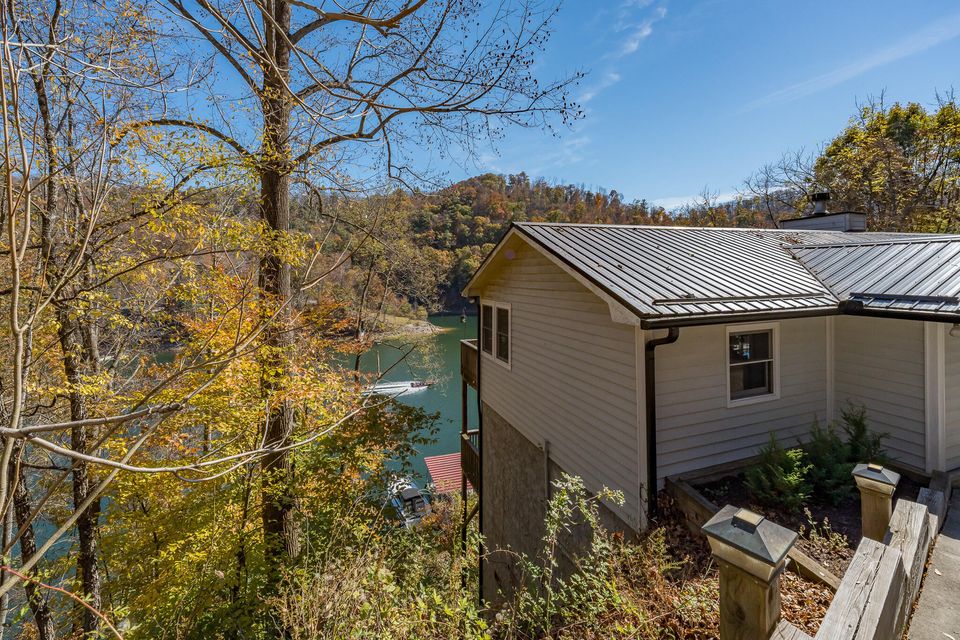 Photo #2: 143 Big Oak Drive